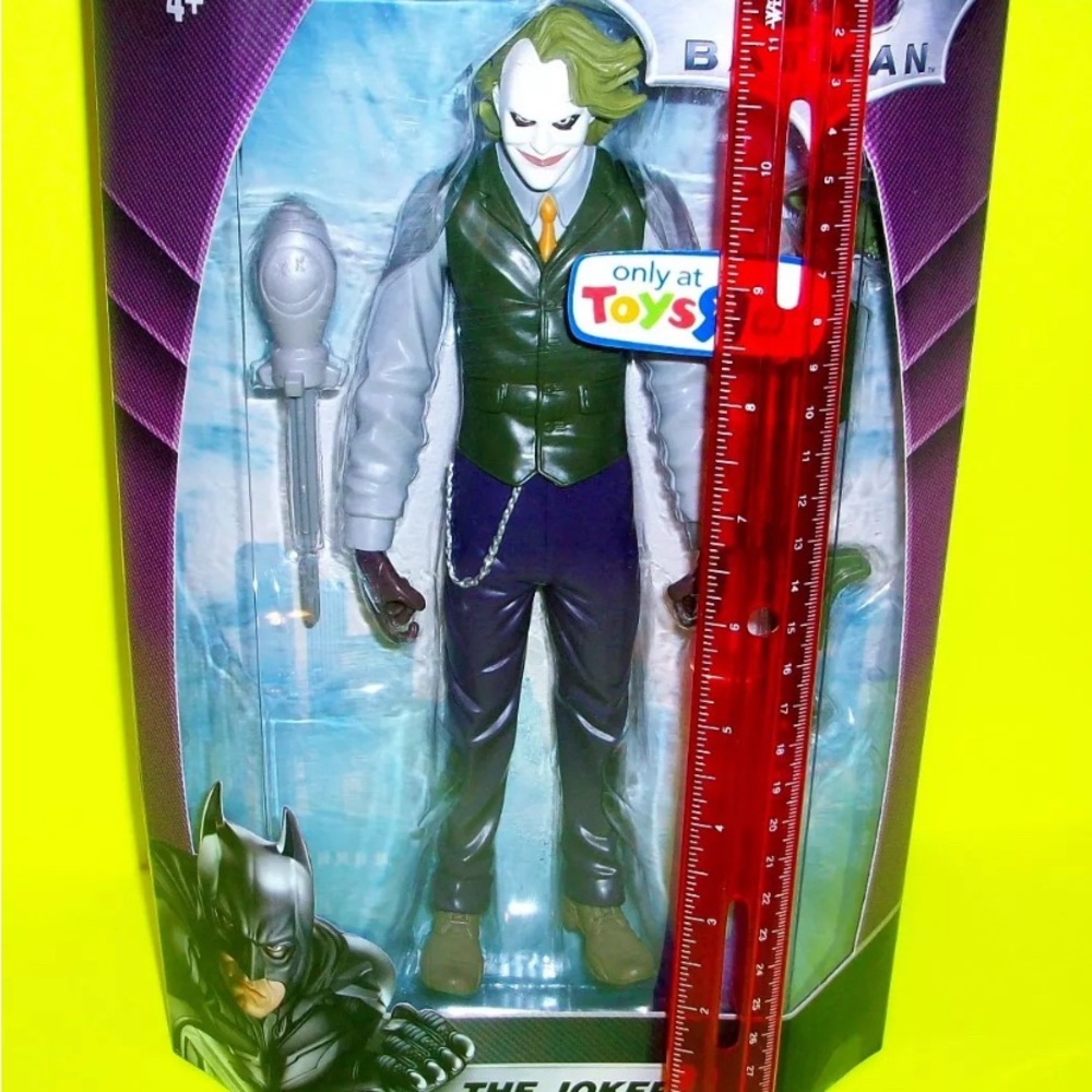 2008 BATMAN THE DARK KNIGHT HEATH LEDGER JOKER 10 INCH
ACTION FIGURE BY MATTEL